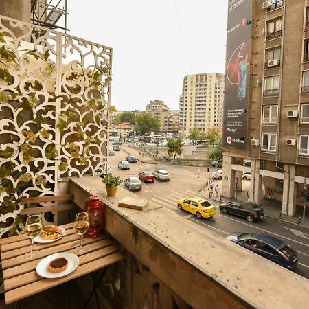 Vintage Elegance, Modern Comfort: 1Br Apartment Overlooking Calea Victoriei Bukarest Kültér fotó