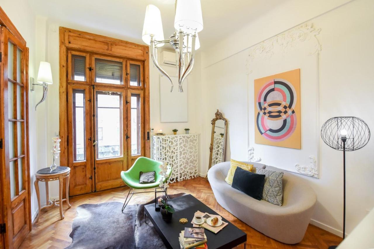 Vintage Elegance, Modern Comfort: 1Br Apartment Overlooking Calea Victoriei Bukarest Kültér fotó
